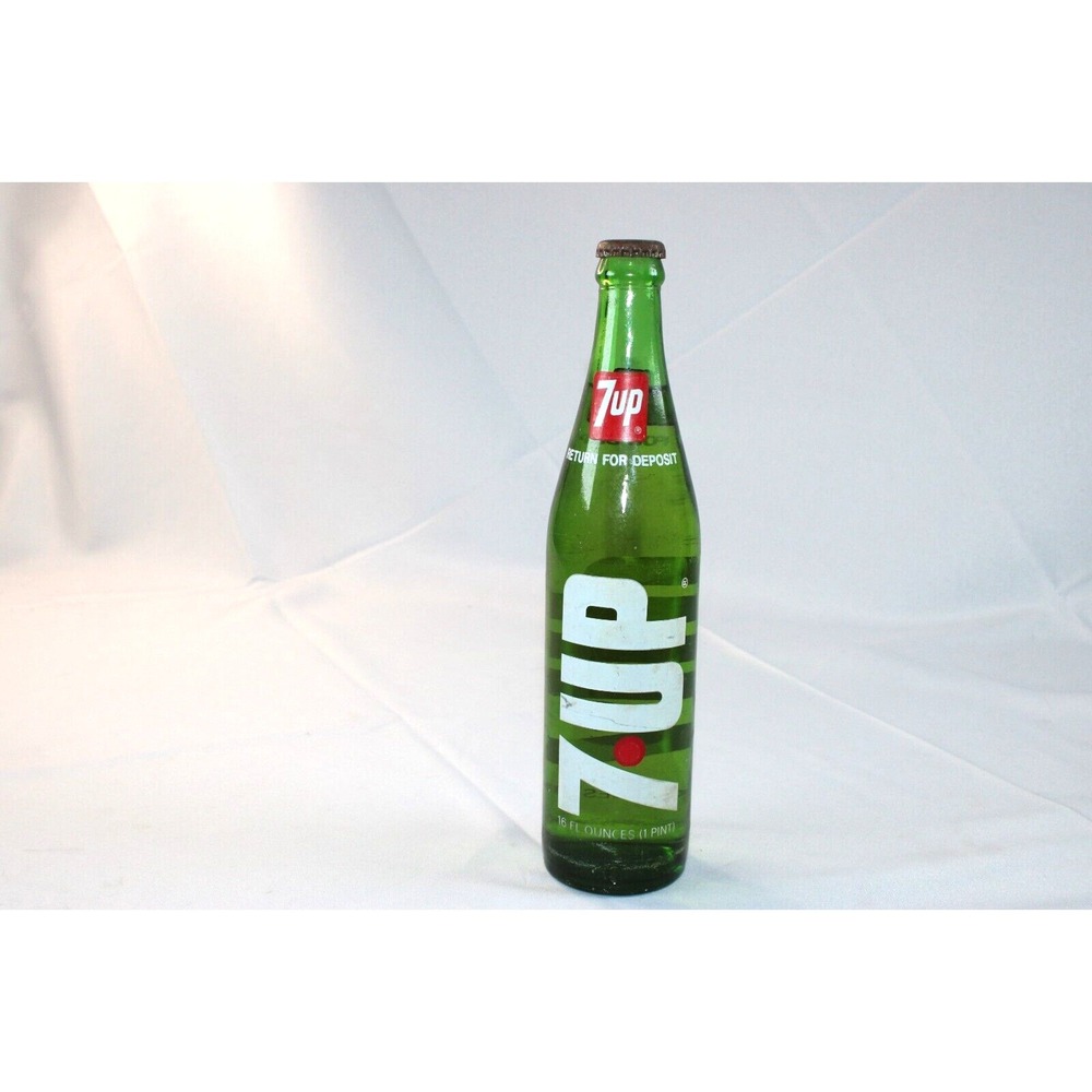 VTG 7 Up Rare Red Dot Bottle 1975 Still Sealed‎ Green Glass